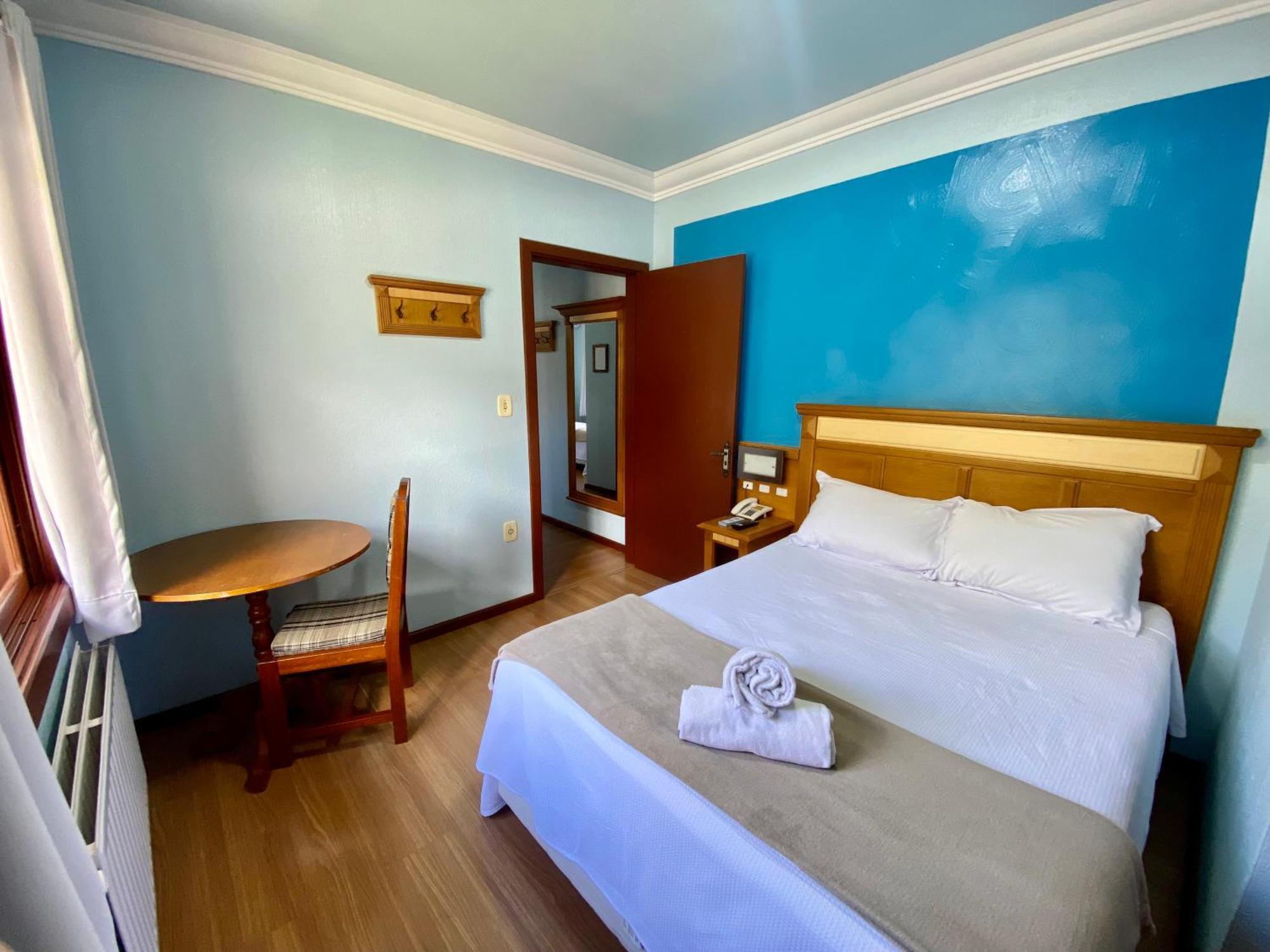 Luxury Two-Bedroom Apartment,1540910839:JPEG
