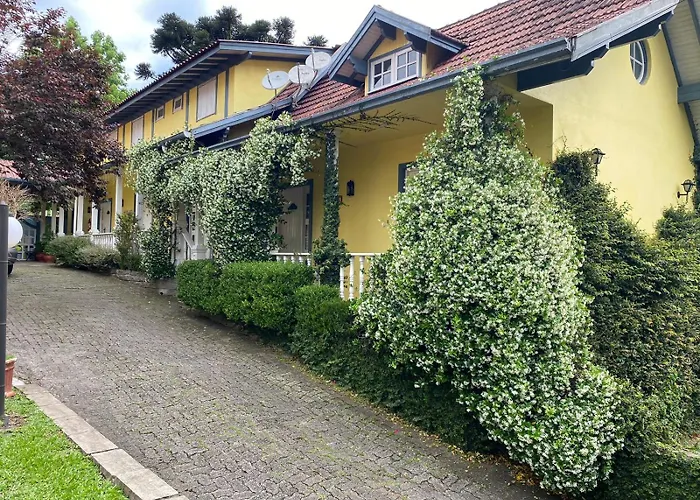 Sulla Collina Centro De Gramado Localizado Próximo Da Rua Coberta